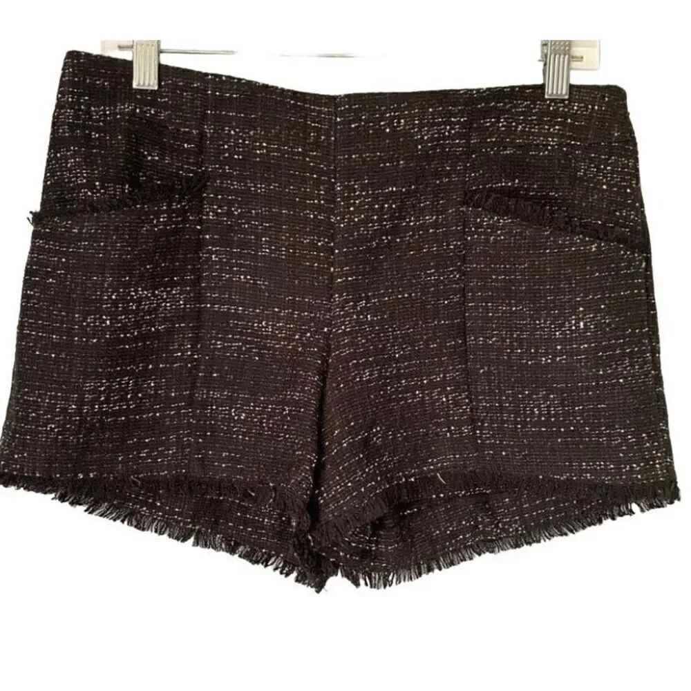 Ann Taylor loft women’s black and white woven shorts side zip S/4